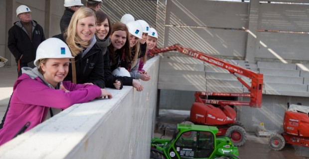 Wildcats feiern Richtfest der neuen Erdgas Sportarena