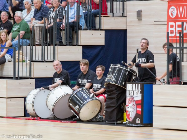 Die WILDCATS BEATCREW ist zu jedem Heimspiel in der ERDGAS Sportarena vor Ort. (Foto: Thomas Zober)